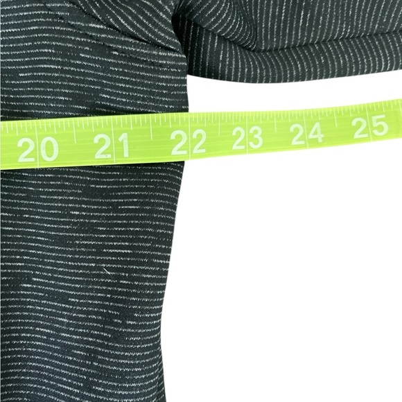 Men’s Under Armour Hooded 1/4 Zip Fleece Black Pinstripe Size Large - Picture 5 of 6